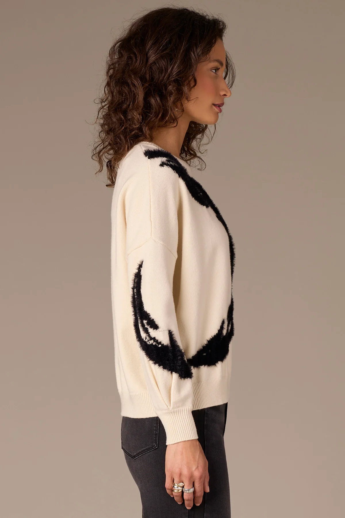 Long Blouson Sleeve Round Neck Abstract Intarsia Sweater - Image 3