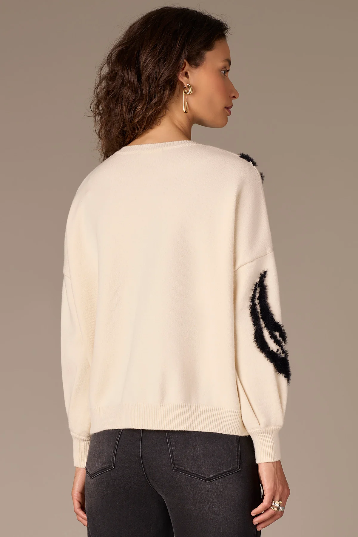 Long Blouson Sleeve Round Neck Abstract Intarsia Sweater - Image 4