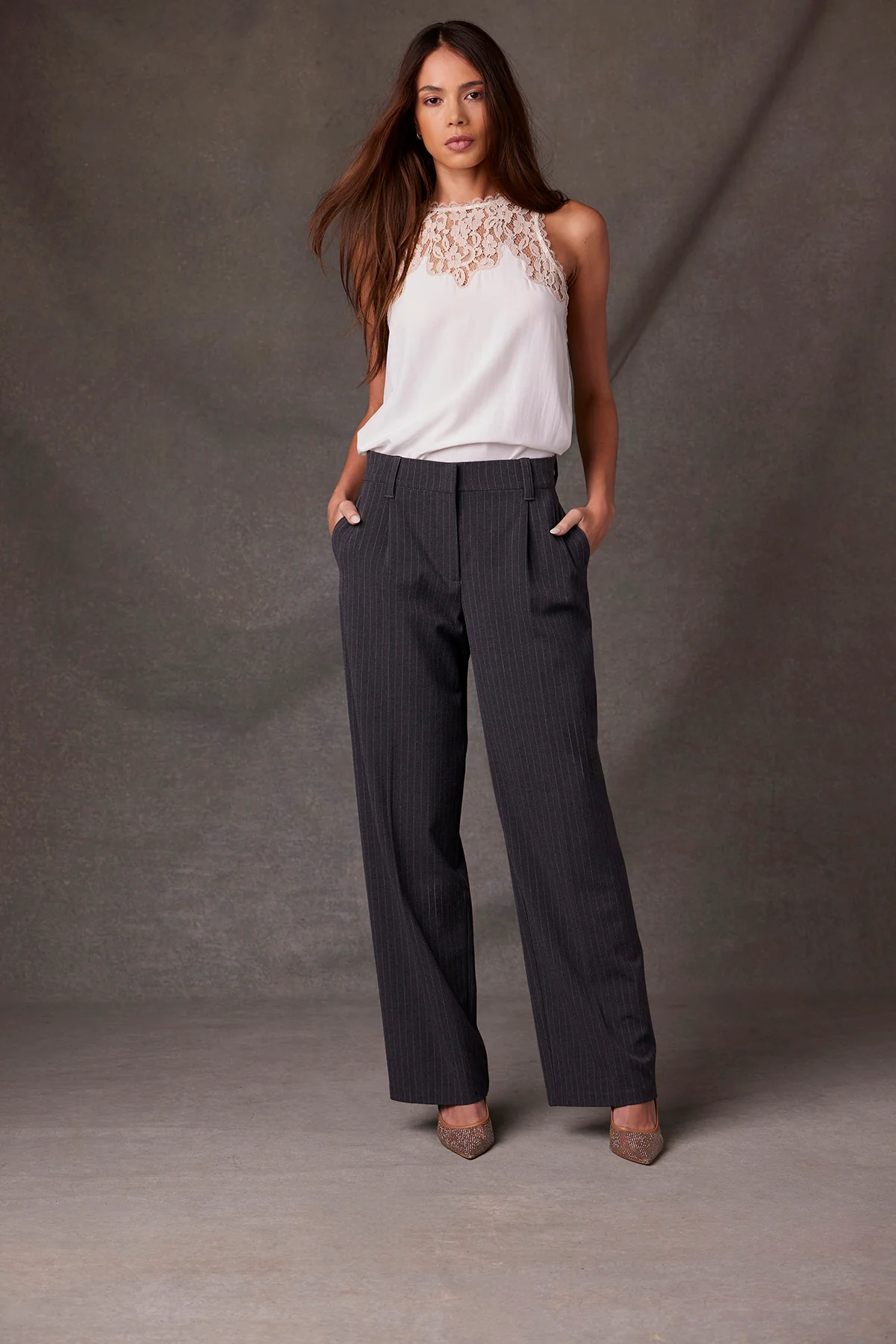 Round Neck Lace Yoke Scallop Edge Woven Tank Top - Image 7