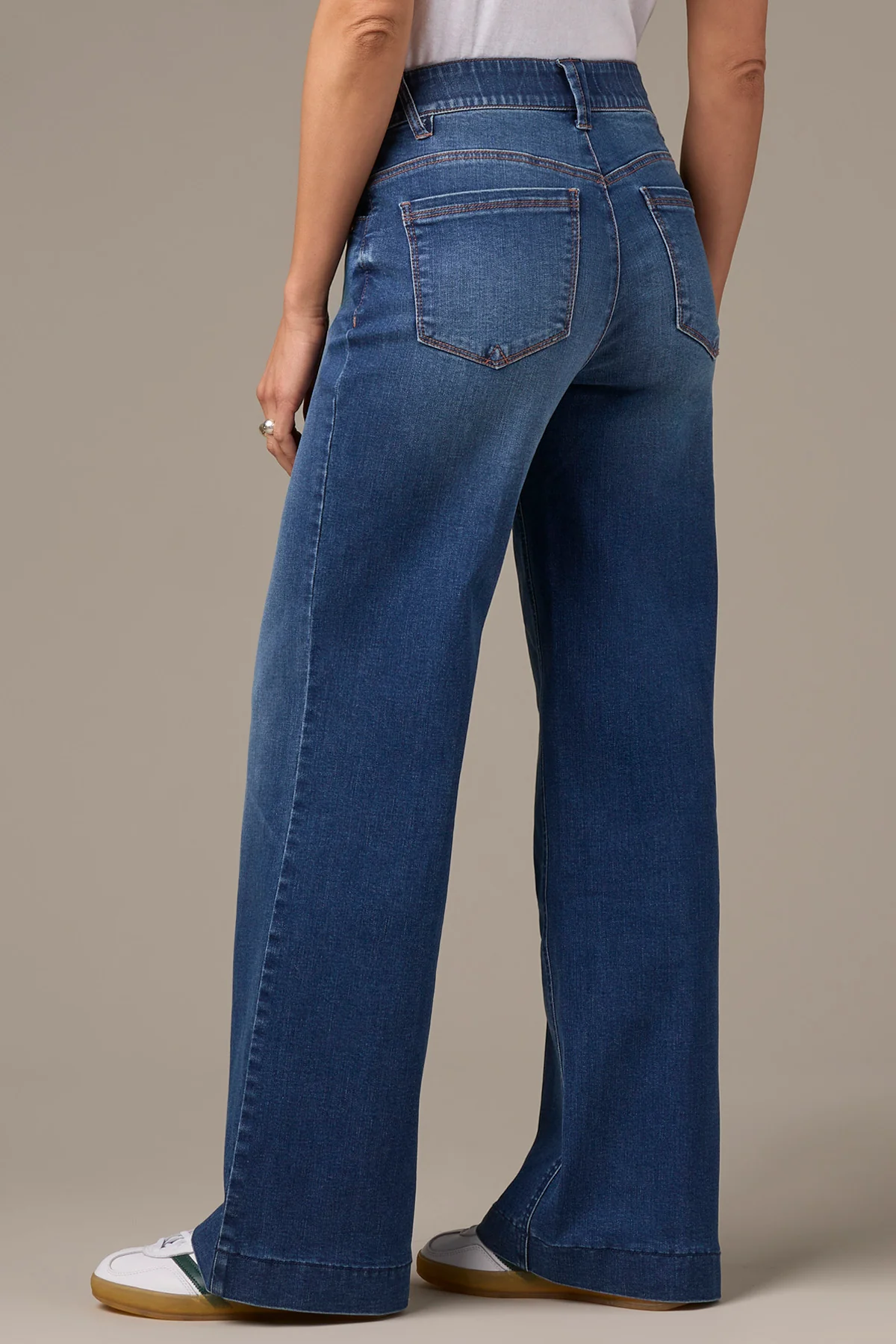 Sam High Rise Wide Leg Petite Jeans in Blue - Image 3