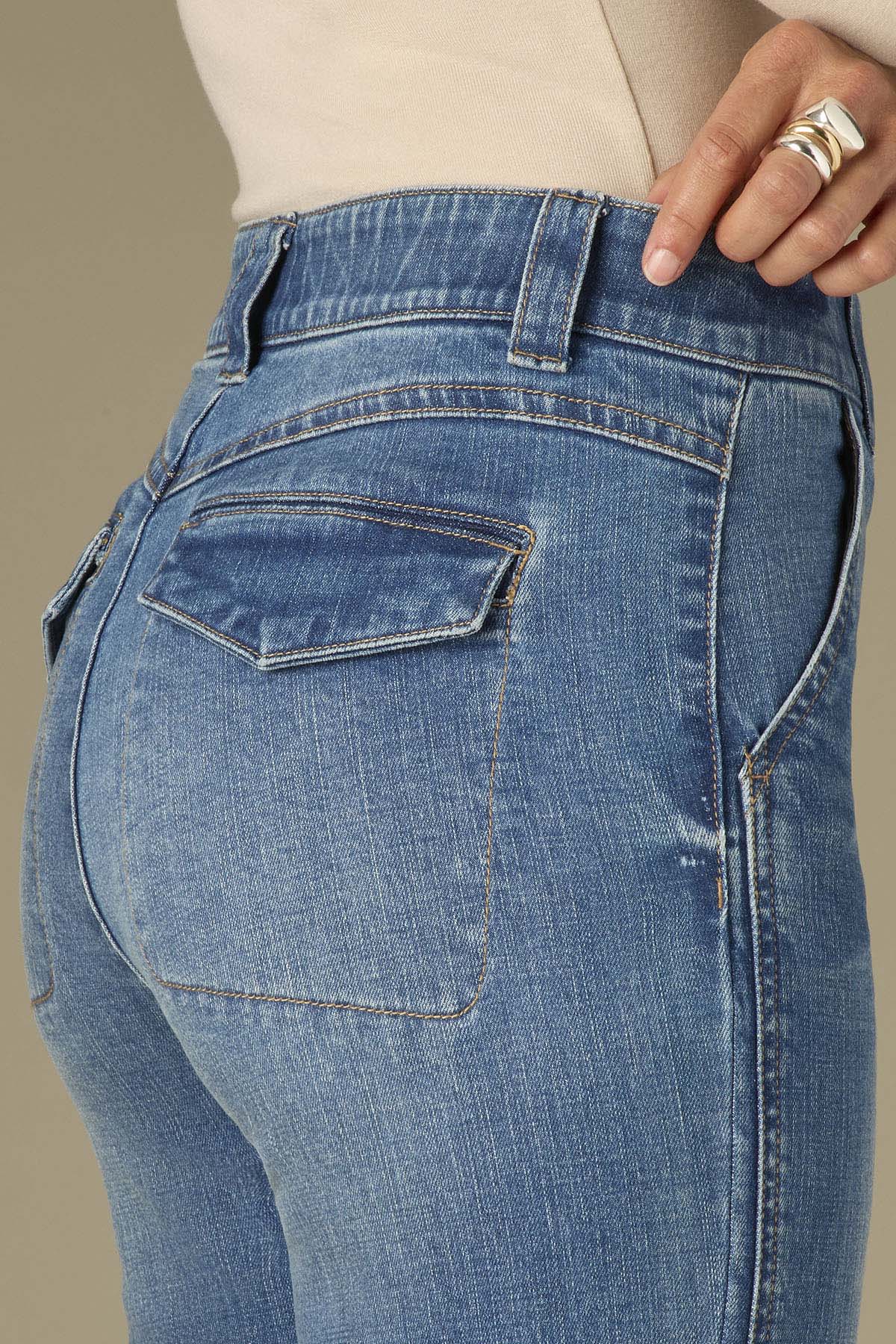 Skyrise Trouser Detail Plus Size Bootcut Jeans with Double Side Seam - Image 4