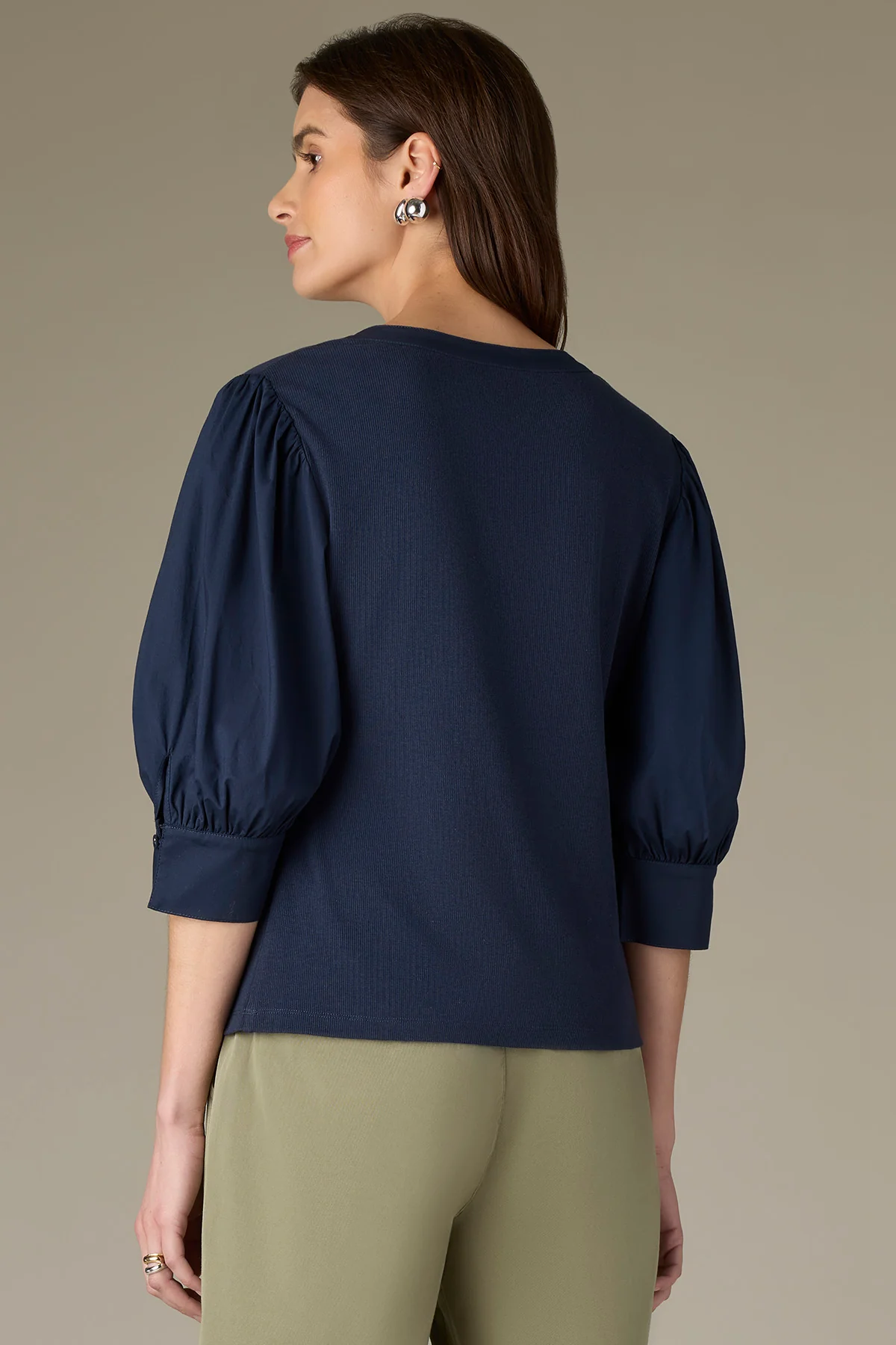 Three Quarter Puff Sleeve V-Placket Mixed Media Plus Size Knit Top - Image 3